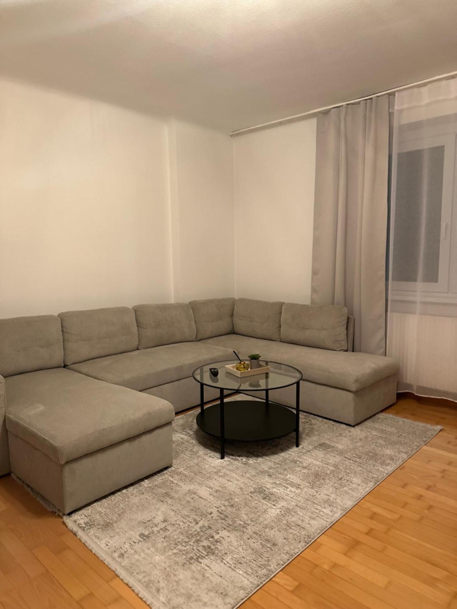 Cozy 2-bedroom Retreat Near Subway And Center Apartment *