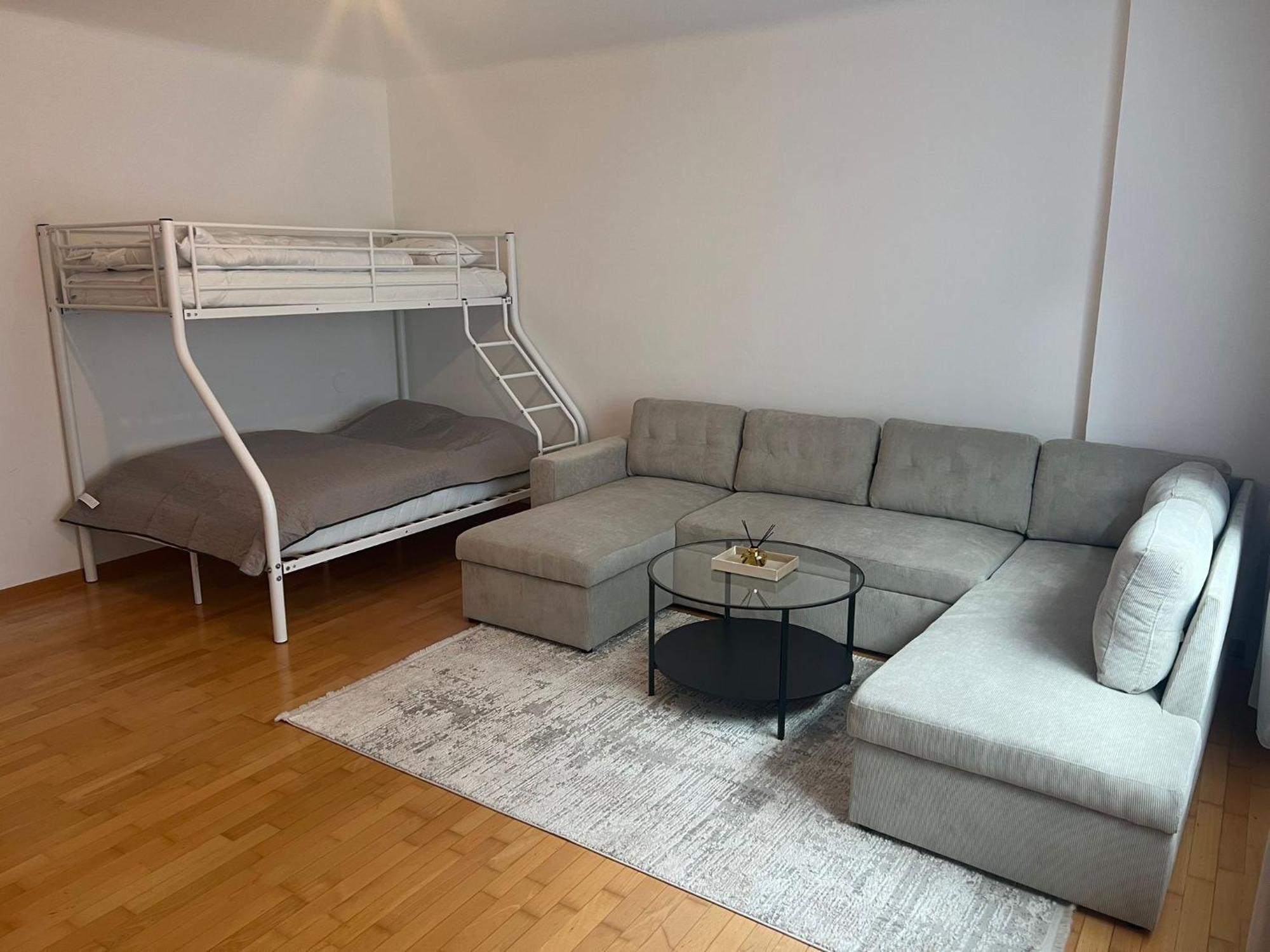 Apartamento Cozy 2-bedroom Retreat Near Subway And Center