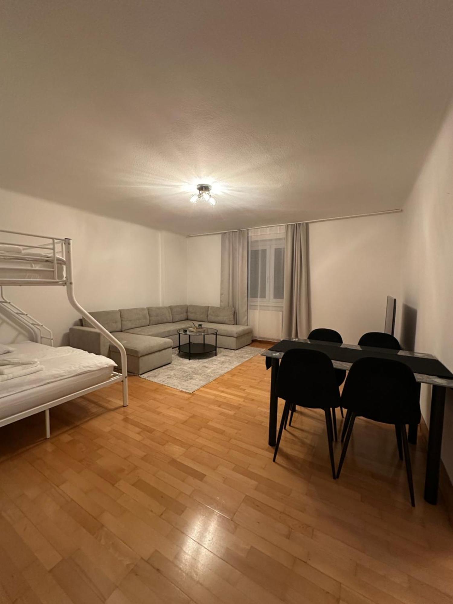 Cozy 2-bedroom Retreat Near Subway And Center