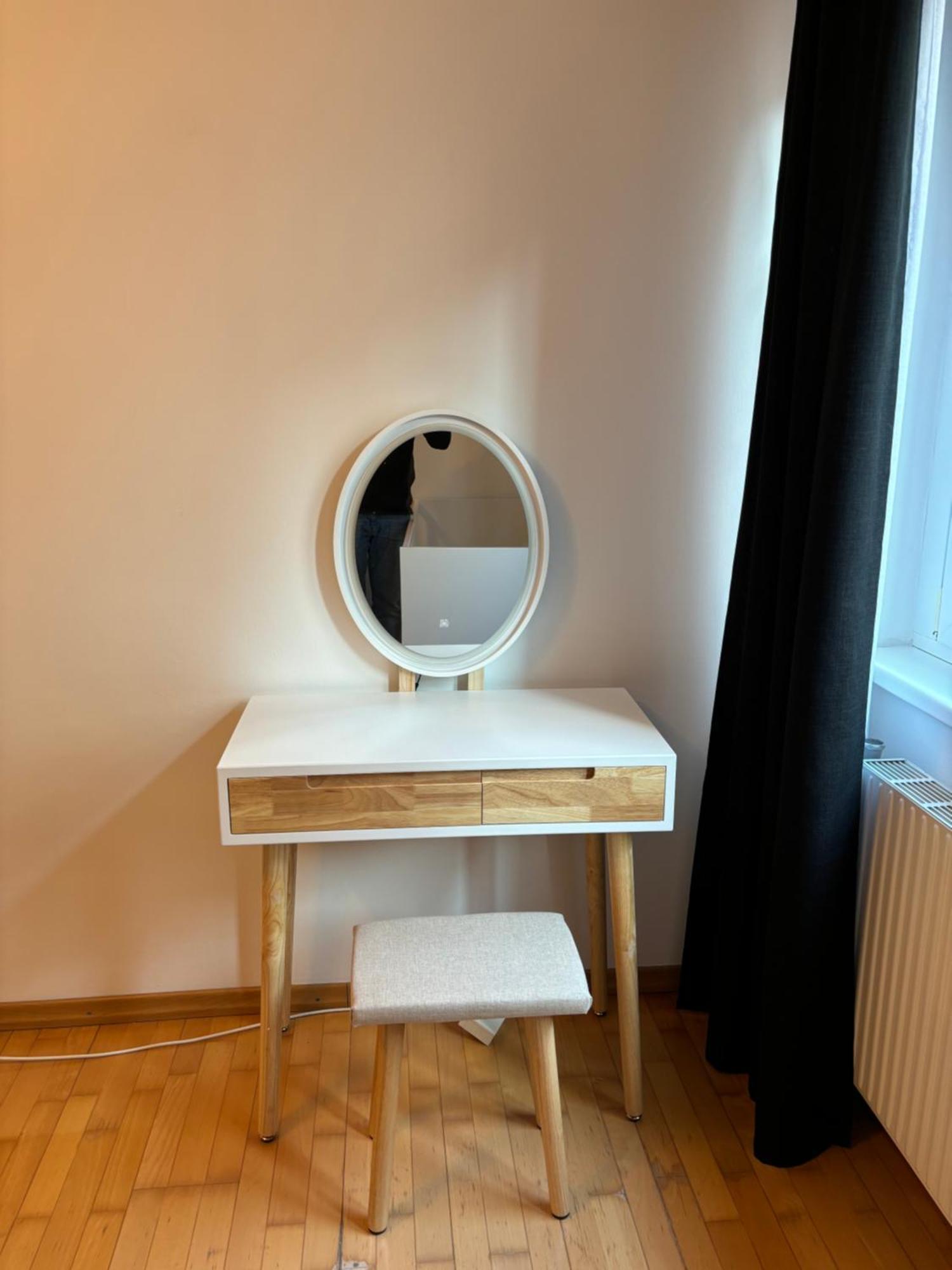 Cozy 2-bedroom Retreat Near Subway And Center Apartamento Viena